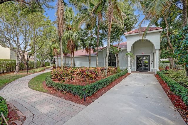 847 NW 127th Ave, Coral Springs, FL 33071