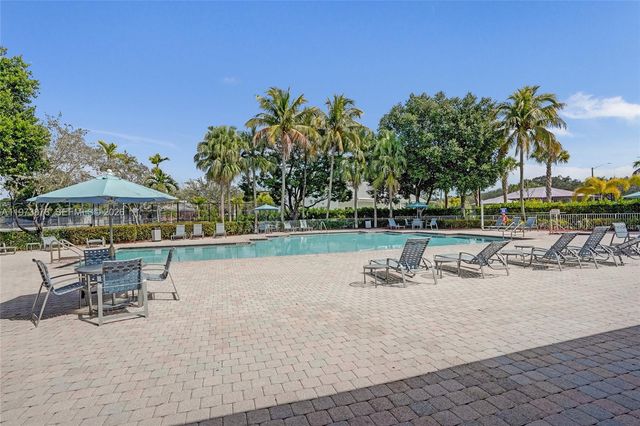 847 NW 127th Ave, Coral Springs, FL 33071