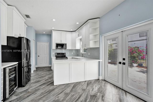 847 NW 127th Ave, Coral Springs, FL 33071