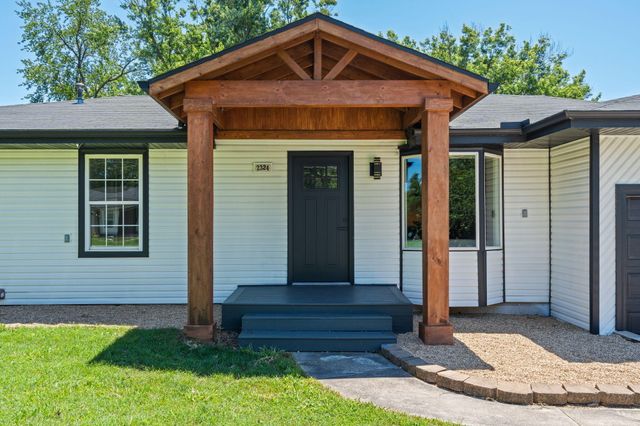 2324 E Huntington Street, Ozark, MO 65721