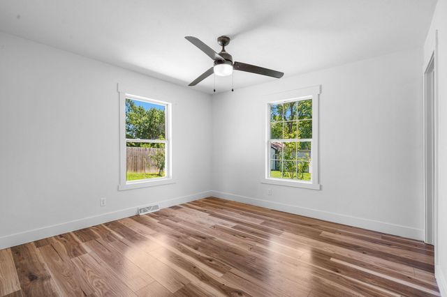 2324 E Huntington Street, Ozark, MO 65721