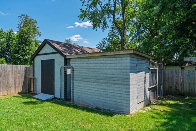 2324 E Huntington Street, Ozark, MO 65721