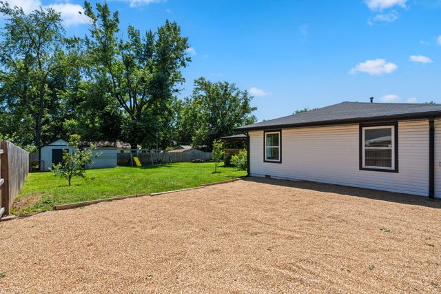2324 E Huntington Street, Ozark, MO 65721