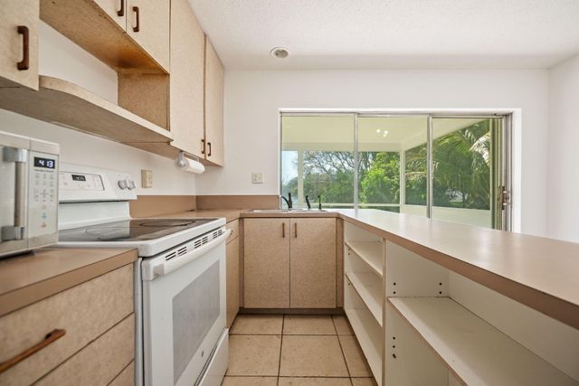 5205 NW 28th Avenue, Tamarac, FL 33309