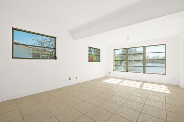 5205 NW 28th Avenue, Tamarac, FL 33309