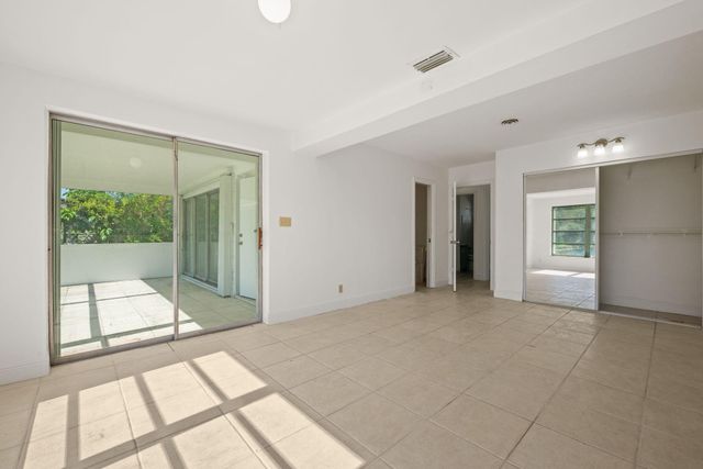 5205 NW 28th Avenue, Tamarac, FL 33309