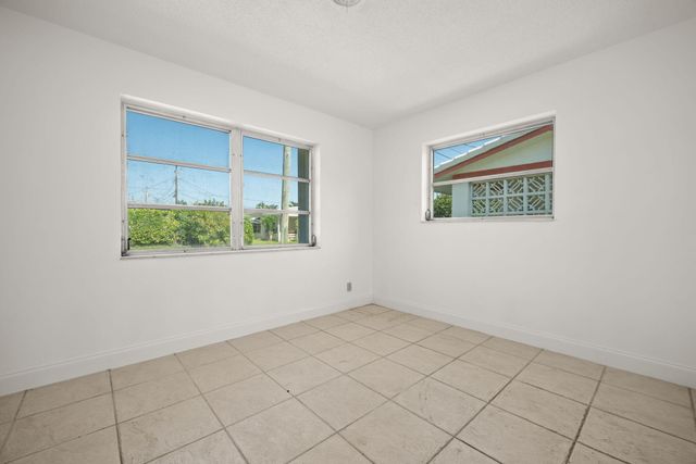 5205 NW 28th Avenue, Tamarac, FL 33309