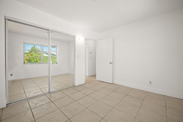 5205 NW 28th Avenue, Tamarac, FL 33309