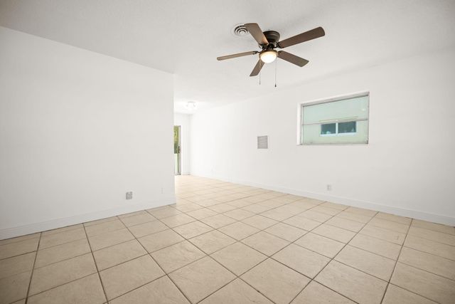 5205 NW 28th Avenue, Tamarac, FL 33309