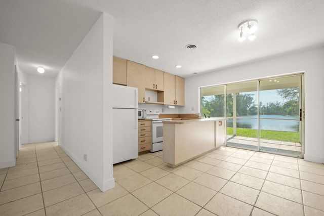 5205 NW 28th Avenue, Tamarac, FL 33309