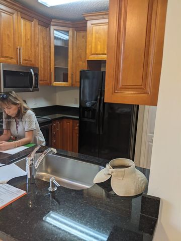 2285 NW 160th Ter 2285, Pembroke Pines, FL 33028