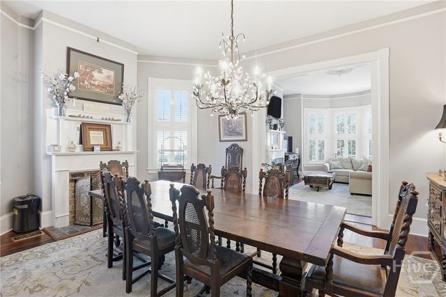 214 W Waldburg Street, Savannah, GA 31401