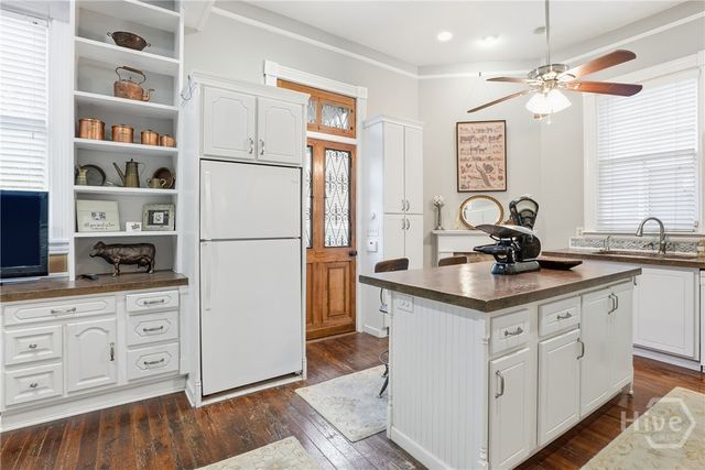 214 W Waldburg Street, Savannah, GA 31401