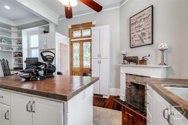 214 W Waldburg Street, Savannah, GA 31401