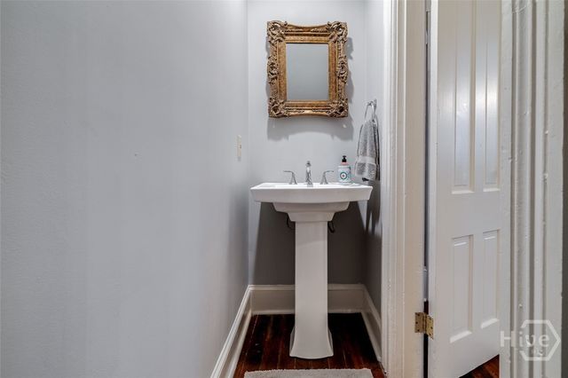 214 W Waldburg Street, Savannah, GA 31401