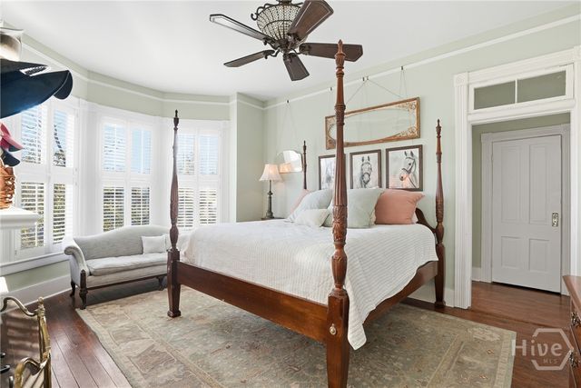 214 W Waldburg Street, Savannah, GA 31401