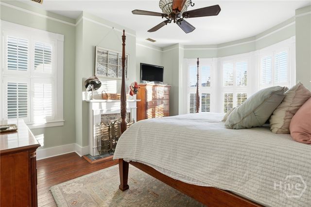 214 W Waldburg Street, Savannah, GA 31401