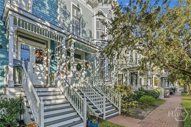 214 W Waldburg Street, Savannah, GA 31401