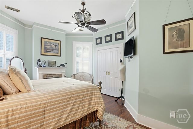 214 W Waldburg Street, Savannah, GA 31401