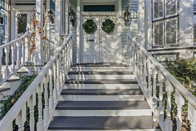 214 W Waldburg Street, Savannah, GA 31401