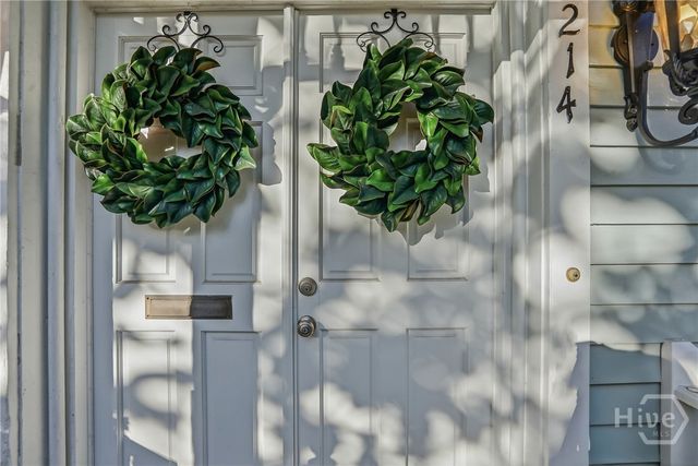 214 W Waldburg Street, Savannah, GA 31401