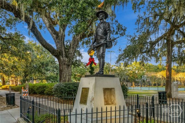 214 W Waldburg Street, Savannah, GA 31401