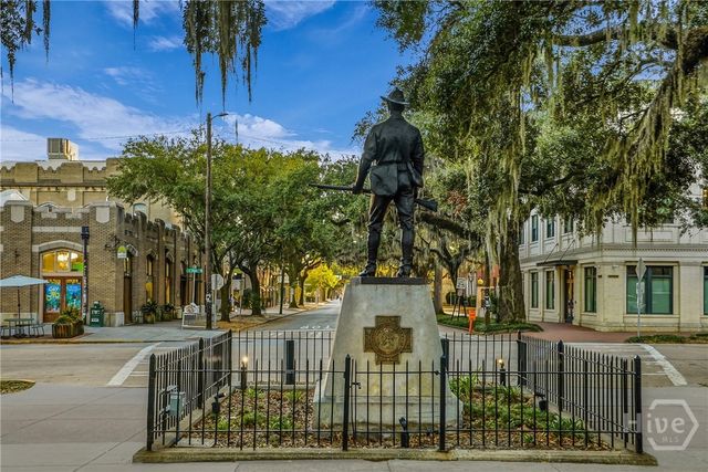 214 W Waldburg Street, Savannah, GA 31401