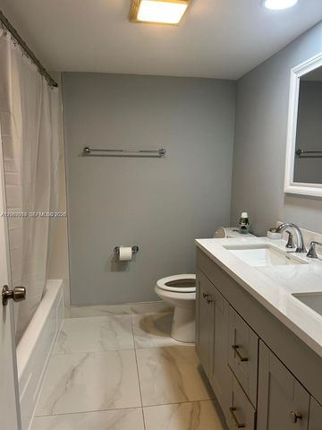 230 Lakeview Drive 209, Weston, FL 33326