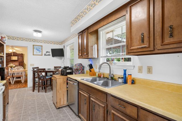 412 Sandalwood Drive, Hixson, TN 37343