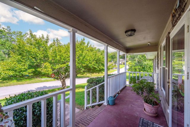 412 Sandalwood Drive, Hixson, TN 37343