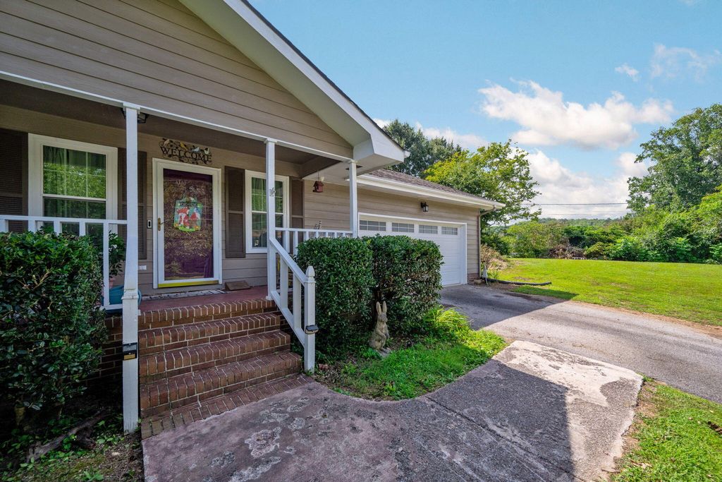412 Sandalwood Drive, Hixson, TN 37343
