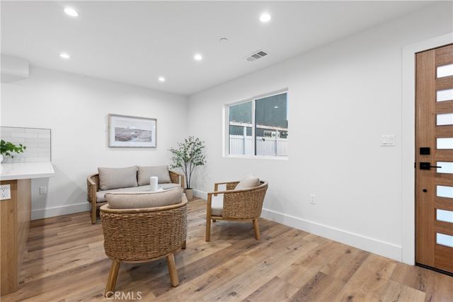 6719 Ben Ave, North Hollywood, CA 91606