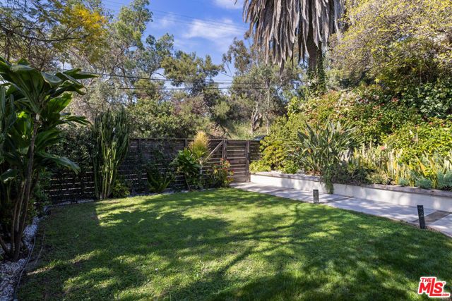 1512 N Boylston Street, Los Angeles, CA 90012