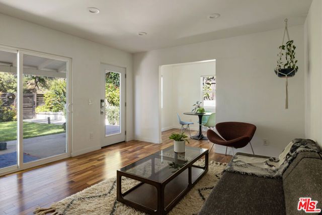 1512 N Boylston Street, Los Angeles, CA 90012