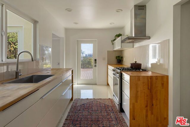 1512 N Boylston Street, Los Angeles, CA 90012