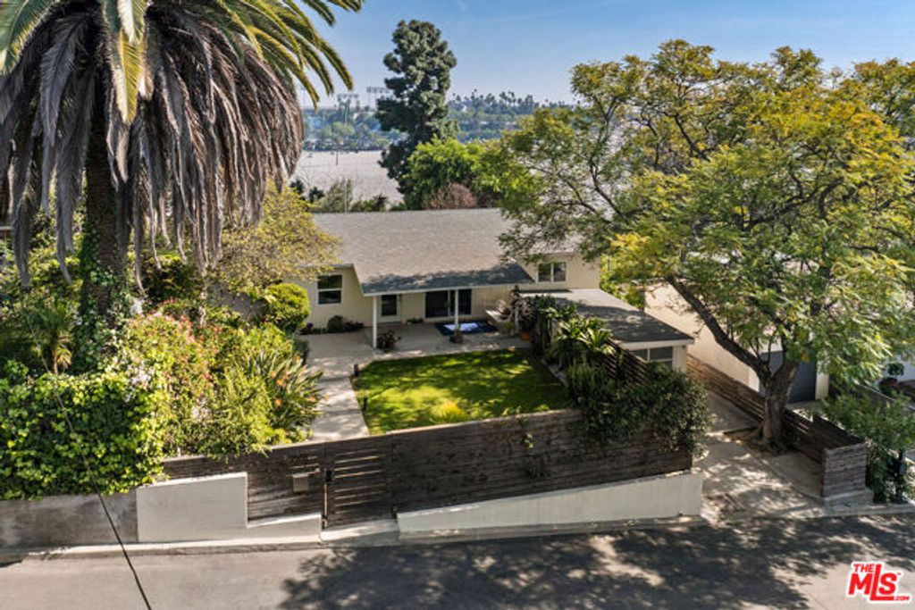 1512 N Boylston Street, Los Angeles, CA 90012