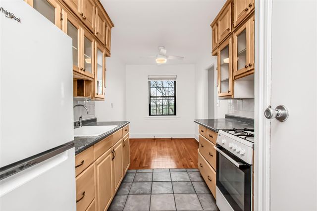 23 Old Mamaroneck Road 5A, White Plains, NY 10605