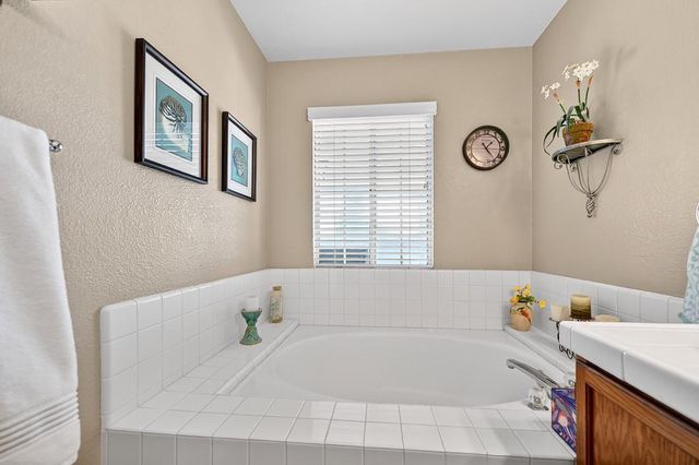 6108 Doubloon Ct, Elk Grove, CA 95758