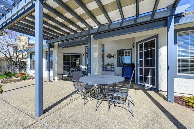 6108 Doubloon Ct, Elk Grove, CA 95758