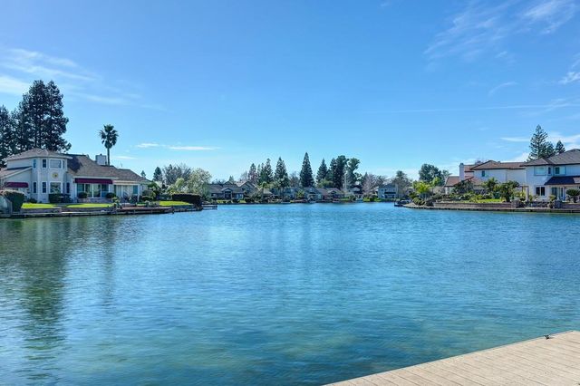 6108 Doubloon Ct, Elk Grove, CA 95758