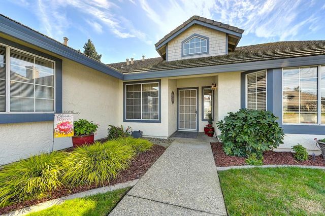 6108 Doubloon Ct, Elk Grove, CA 95758