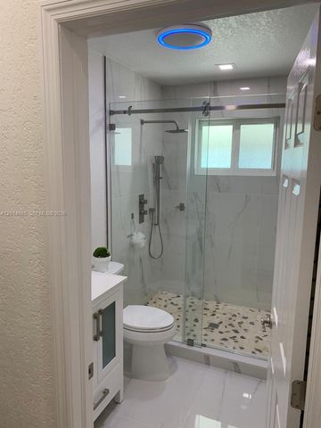 19500 SW 115th Ave, Miami, FL 33157