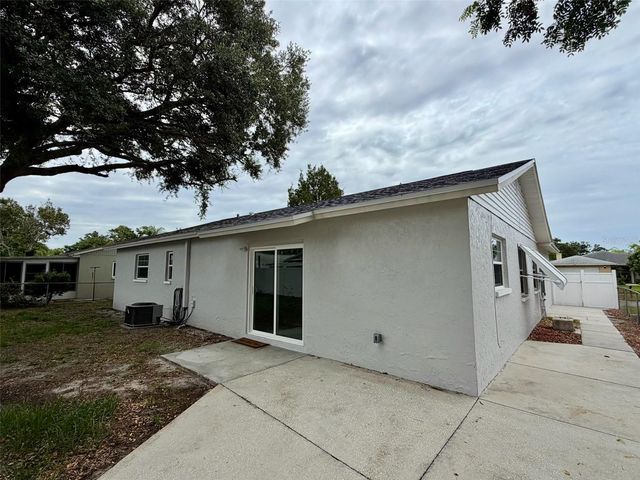 6945 ORKNEY AVENUE N, St Petersburg, FL 33709