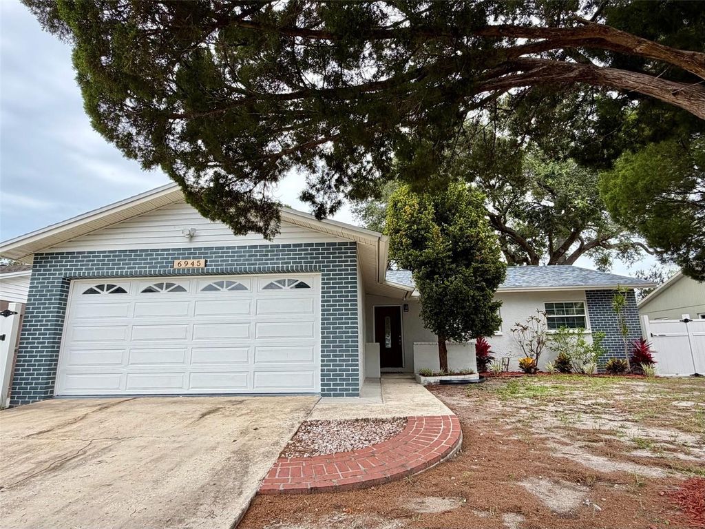 6945 ORKNEY AVENUE N, St Petersburg, FL 33709