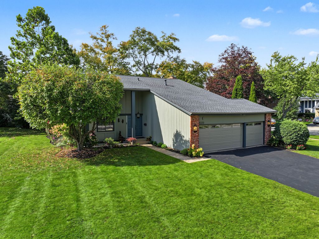 1220 N Pepper Tree Drive, Palatine, IL 60067 — exterior