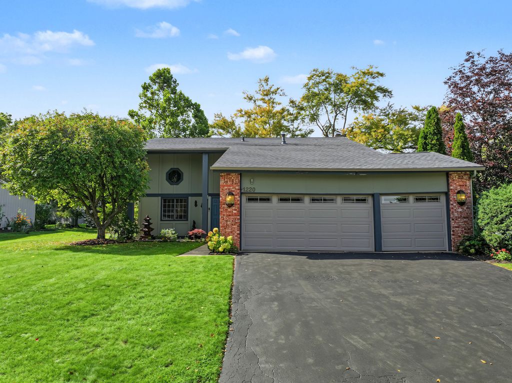 1220 N Pepper Tree Drive, Palatine, IL 60067 — photo 2