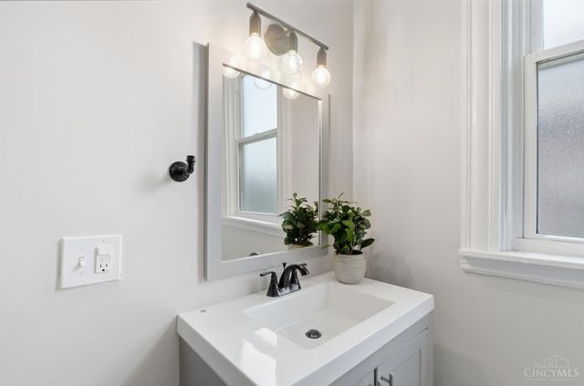 3626 Bevis Avenue, Cincinnati, OH 45207