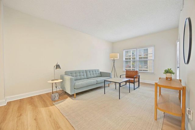 1075 Peachtree Walk NE A301, Atlanta, GA 30309