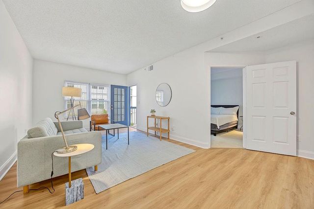 1075 Peachtree Walk NE A301, Atlanta, GA 30309