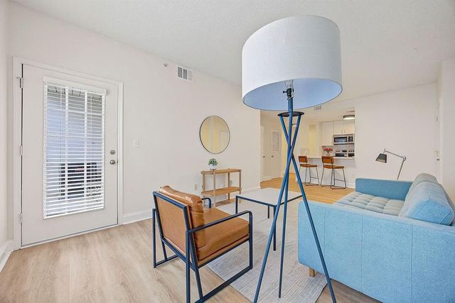 1075 Peachtree Walk NE A301, Atlanta, GA 30309